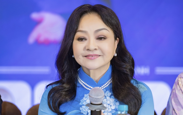 Nữ danh ca ai cũng nể sợ: "Chỉ Quang Lê dám làm vậy với tôi"- Ảnh 1. Nữ danh ca ai cũng nể sợ: "Chỉ Quang Lê dám làm vậy với tôi"- Ảnh 1.