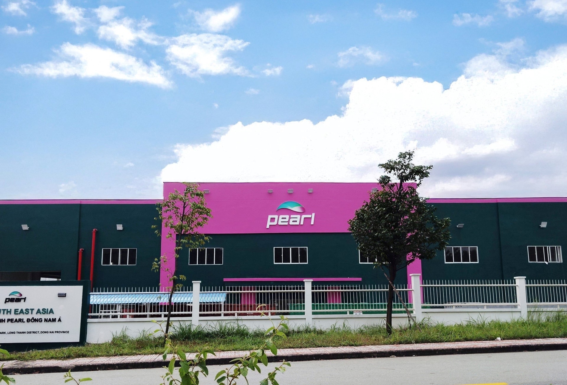 Tăng mạnh công suất nhà máy dù mới khai trương chưa đầy một năm, lãnh đạo doanh nghiệp gốc Đức "trầm trồ" với những lợi thế đặc biệt khi đầu tư ở Việt Nam- Ảnh 1. Tăng mạnh công suất nhà máy dù mới khai trương chưa đầy một năm, lãnh đạo doanh nghiệp gốc Đức "trầm trồ" với những lợi thế đặc biệt khi đầu tư ở Việt Nam- Ảnh 1.