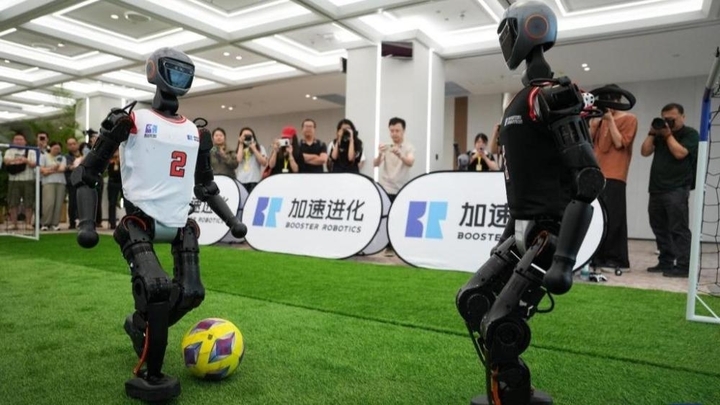 Robot Trung Quốc 'cháy hàng' vì chạy như vận động viên- Ảnh 2. Robot Trung Quốc 'cháy hàng' vì chạy như vận động viên- Ảnh 2.