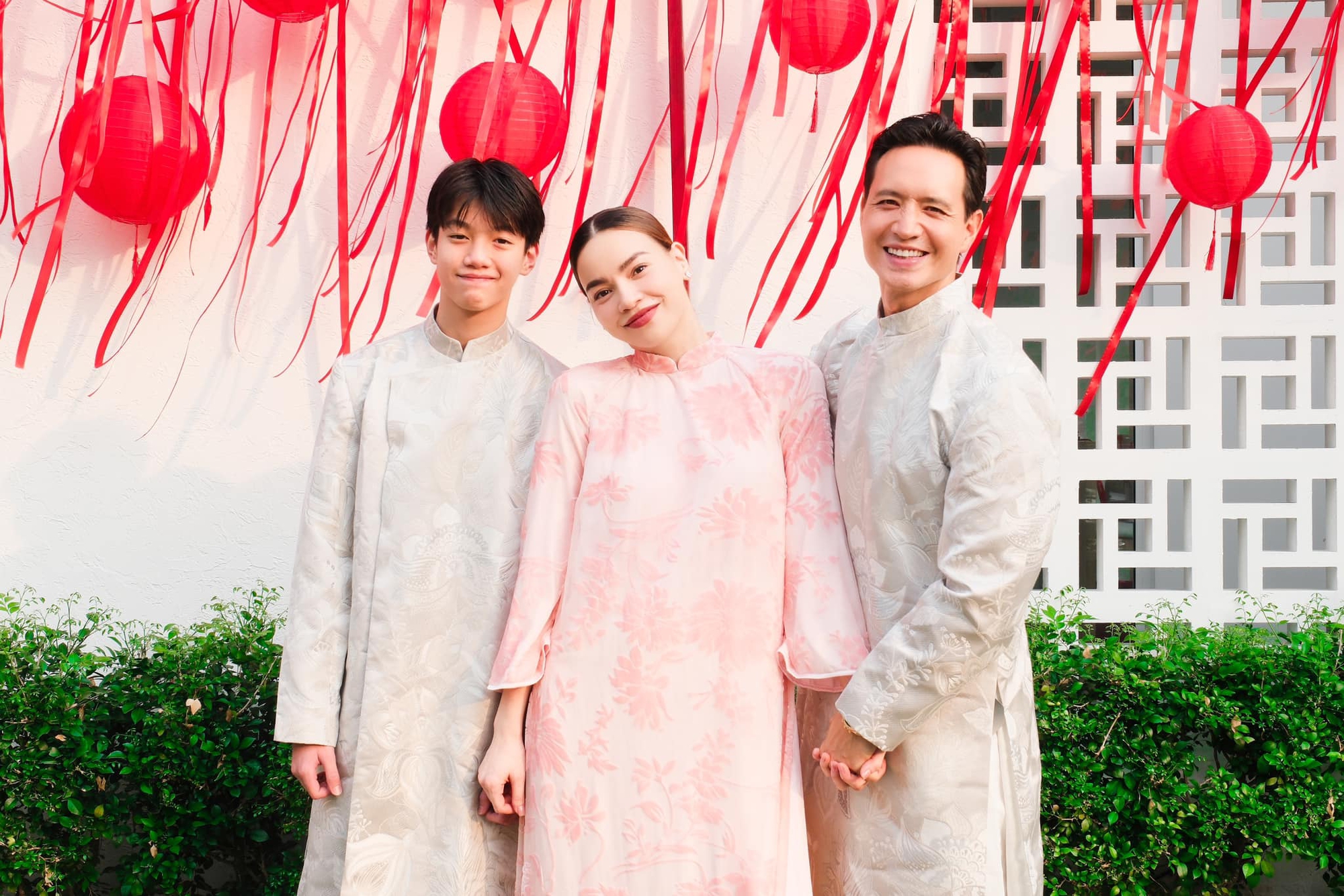 Ba quý tử chuẩn "rich kid" của Vbiz: Sống giữa xa hoa, đồ hiệu chỉ là chuyện nhỏ nhưng giáo dục mới là thứ được đầu tư lớn nhất- Ảnh 74. Ba quý tử chuẩn "rich kid" của Vbiz: Sống giữa xa hoa, đồ hiệu chỉ là chuyện nhỏ nhưng giáo dục mới là thứ được đầu tư lớn nhất- Ảnh 74.