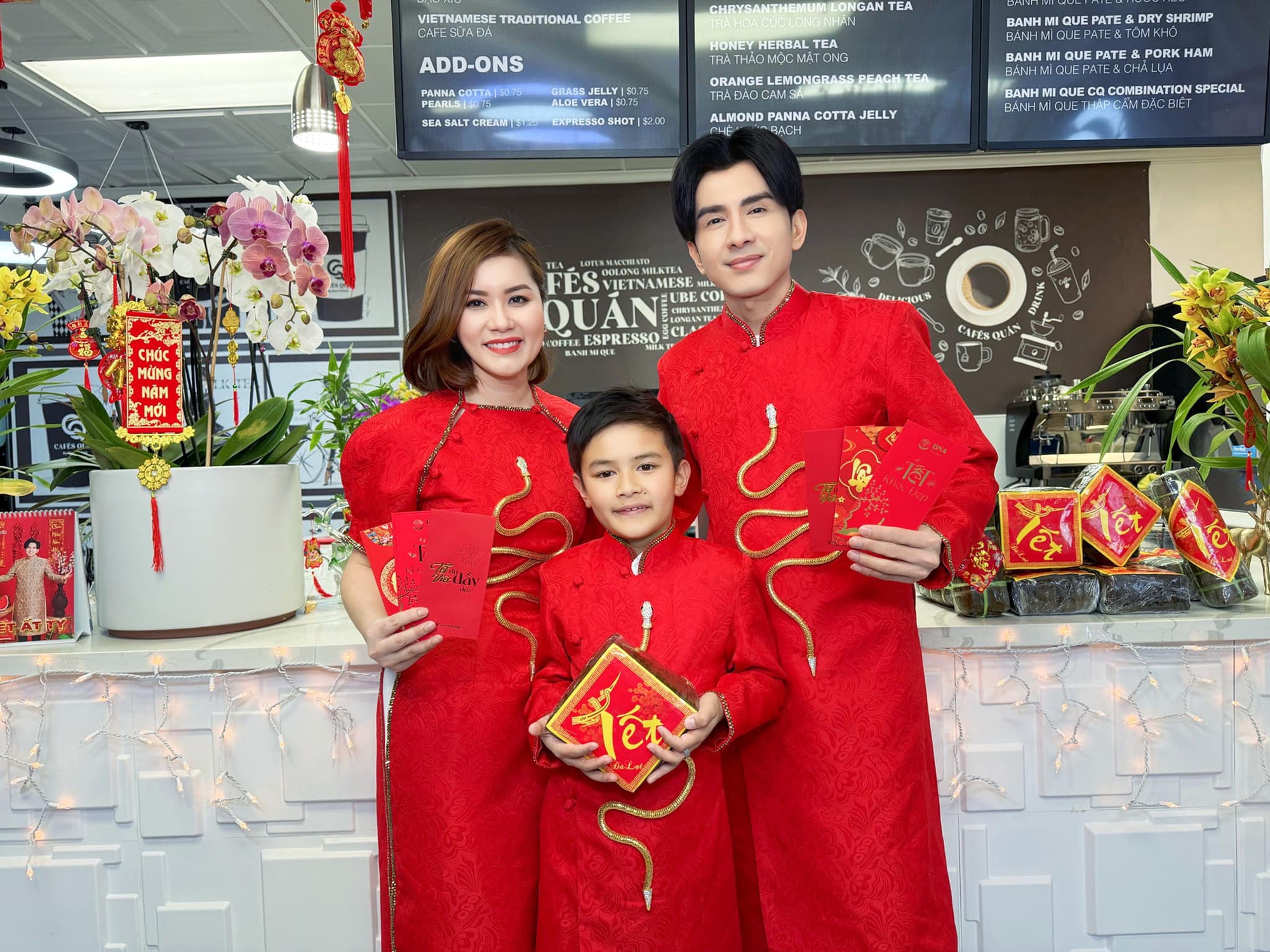 Ba quý tử chuẩn "rich kid" của Vbiz: Sống giữa xa hoa, đồ hiệu chỉ là chuyện nhỏ nhưng giáo dục mới là thứ được đầu tư lớn nhất- Ảnh 19. Ba quý tử chuẩn "rich kid" của Vbiz: Sống giữa xa hoa, đồ hiệu chỉ là chuyện nhỏ nhưng giáo dục mới là thứ được đầu tư lớn nhất- Ảnh 19.
