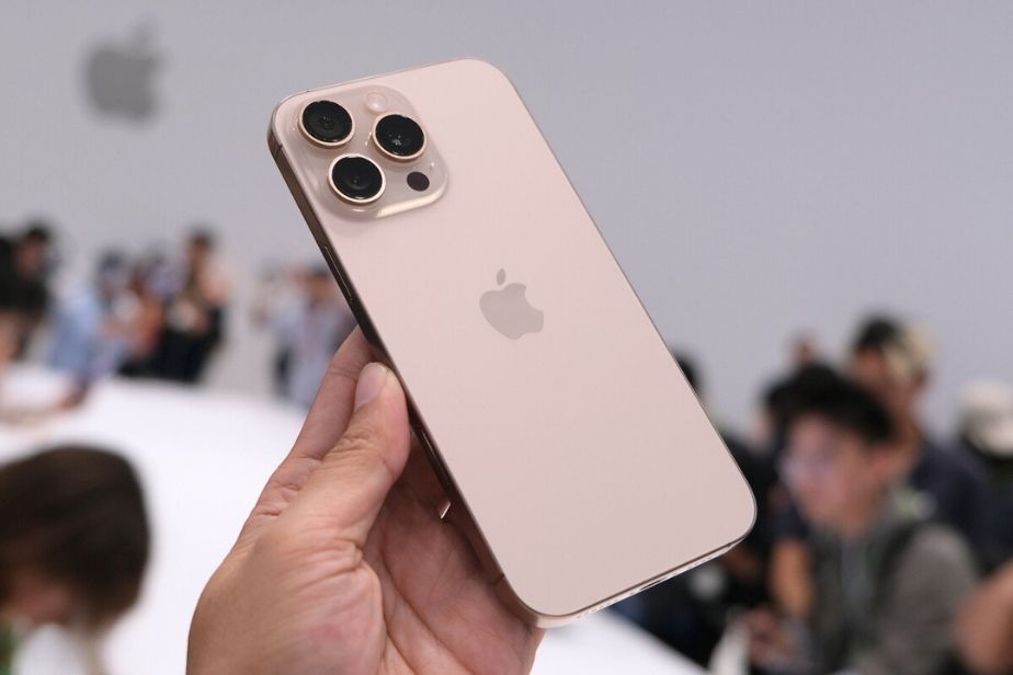 "Bóc trần" sự thật đằng sau những chiếc iPhone mới: Người dùng cắn răng nâng cấp iPhone chỉ vì những lý do "trời ơi đất hỡi" này- Ảnh 1. "Bóc trần" sự thật đằng sau những chiếc iPhone mới: Người dùng cắn răng nâng cấp iPhone chỉ vì những lý do "trời ơi đất hỡi" này- Ảnh 1.