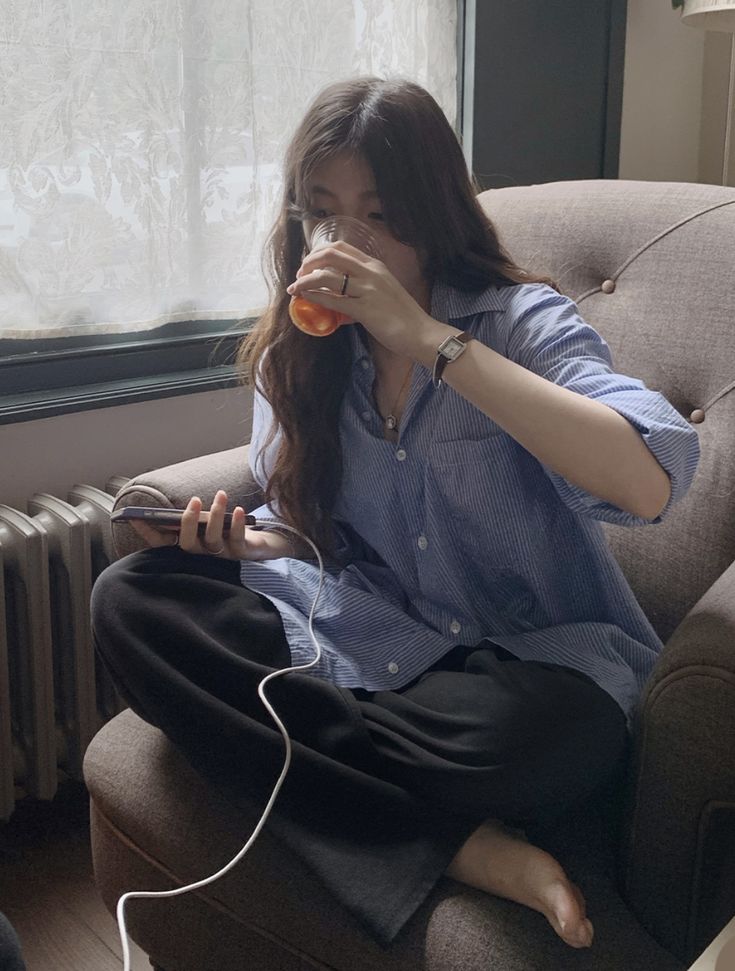 Trong ví của người EQ thấp chắc chắn có 2 thứ này- Ảnh 1.