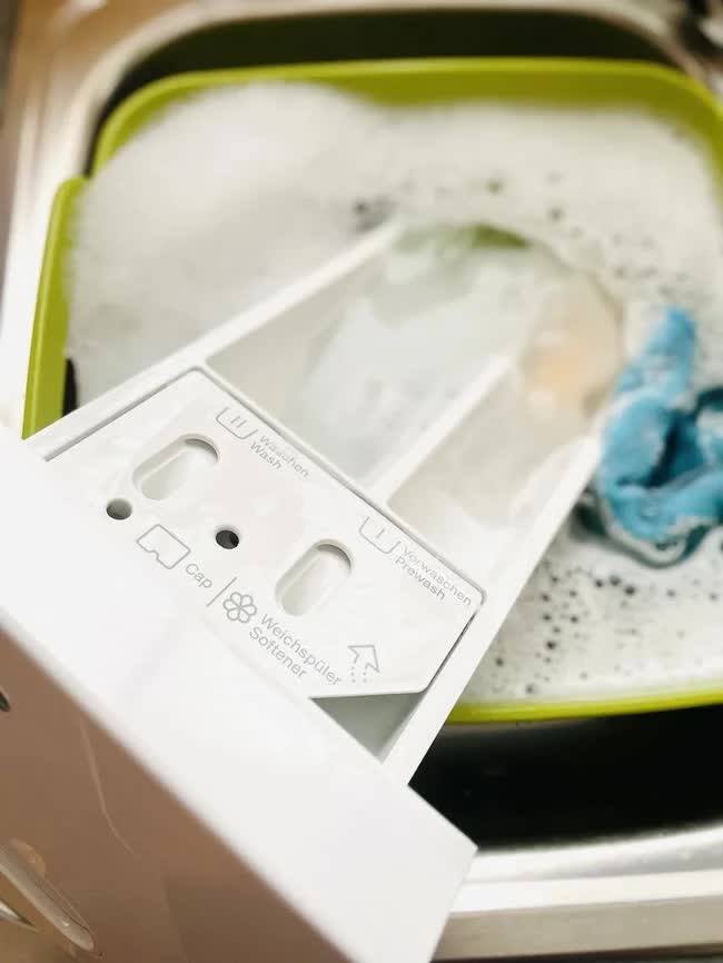Bất ngờ với nút bí mật trên máy giặt: Chỉ bấm một nút nhỏ nhưng hiệu quả đến không ngờ!!- Ảnh 1. Bất ngờ với nút bí mật trên máy giặt: Chỉ bấm một nút nhỏ nhưng hiệu quả đến không ngờ!!- Ảnh 1.