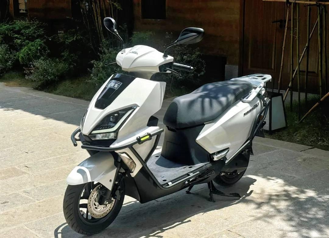 Siêu phẩm đình đám của Honda mở bán: Xịn như Air Blade, giá chỉ 32 triệu đồng, Vision có bị thay thế?- Ảnh 2. Siêu phẩm đình đám của Honda mở bán: Xịn như Air Blade, giá chỉ 32 triệu đồng, Vision có bị thay thế?- Ảnh 2.