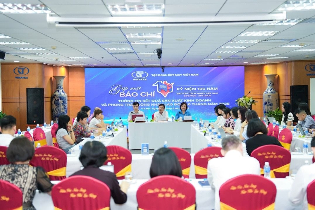 Tập đoàn dệt may lớn nhất Việt Nam báo lãi tăng vọt 97% trong 6 tháng đầu năm, tạm gác kế hoạch chuyển sàn- Ảnh 1.