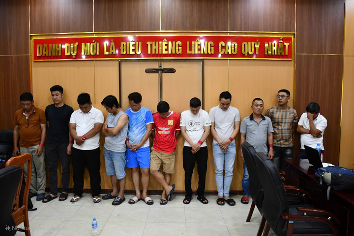 Triệt phá đường dây cá độ bóng đá hơn 350 tỷ đồng ở Quảng Nam- Ảnh 1. Triệt phá đường dây cá độ bóng đá hơn 350 tỷ đồng ở Quảng Nam- Ảnh 1.
