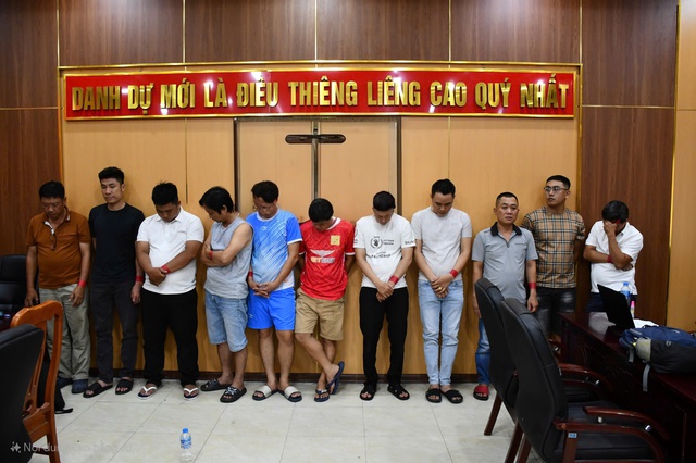 Khám xét khẩn cấp nơi ở của 2 'ông trùm' Nguyễn Minh Trí, Huỳnh Văn An, thu giữ 15.000 trang dữ liệu- Ảnh 2. Khám xét khẩn cấp nơi ở của 2 'ông trùm' Nguyễn Minh Trí, Huỳnh Văn An, thu giữ 15.000 trang dữ liệu- Ảnh 2.