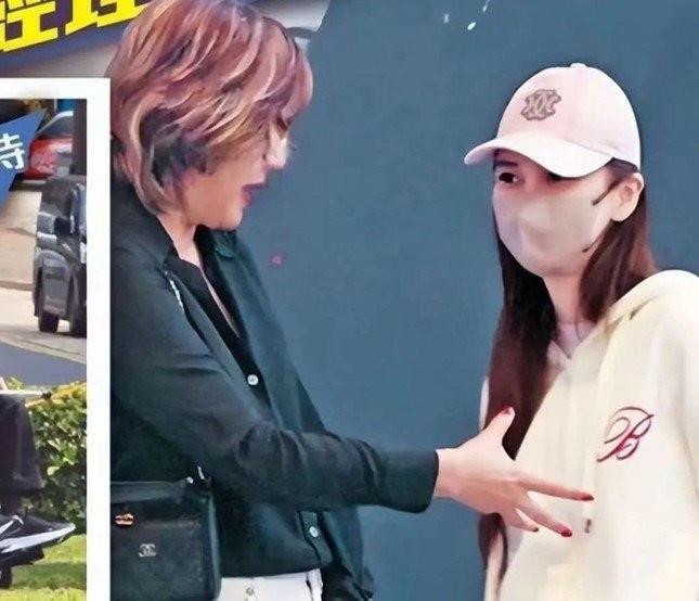 Điều gì đang xảy ra: Chỉ ba năm sau ly hôn, giá trị tài sản ròng của Huỳnh Hiểu Minh đã đạt 5 tỷ, trong khi Angelababy chỉ sống bằng những bữa cơm hộp trên đường phố?- Ảnh 5.