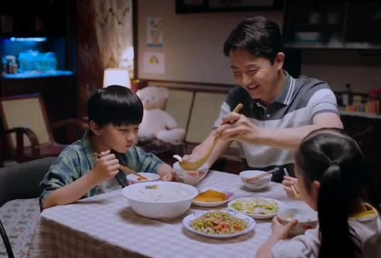 "Con một hay đứa trẻ trong gia đình đông con phát triển não bộ hơn?" - Nghiên cứu khoa học mới gây chú ý!- Ảnh 2. "Con một hay đứa trẻ trong gia đình đông con phát triển não bộ hơn?" - Nghiên cứu khoa học mới gây chú ý!- Ảnh 2.