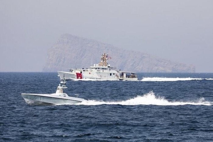 Iran đóng eo biển Hormuz, thị trường dầu mỏ gặp khó- Ảnh 1. Iran đóng eo biển Hormuz, thị trường dầu mỏ gặp khó- Ảnh 1.