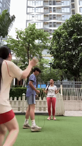 Chu Thanh Huyền lộ diện giữa lùm xùm bán hàng, thái độ gây chú ý- Ảnh 1. Chu Thanh Huyền lộ diện giữa lùm xùm bán hàng, thái độ gây chú ý- Ảnh 1.
