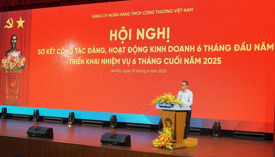 VietinBank hé lộ kết quả kinh doanh 6 tháng 2025: Dư nợ tín dụng mở rộng 10%, lợi nhuận tiếp tục tăng trưởng- Ảnh 1. VietinBank hé lộ kết quả kinh doanh 6 tháng 2025: Dư nợ tín dụng mở rộng 10%, lợi nhuận tiếp tục tăng trưởng- Ảnh 1.