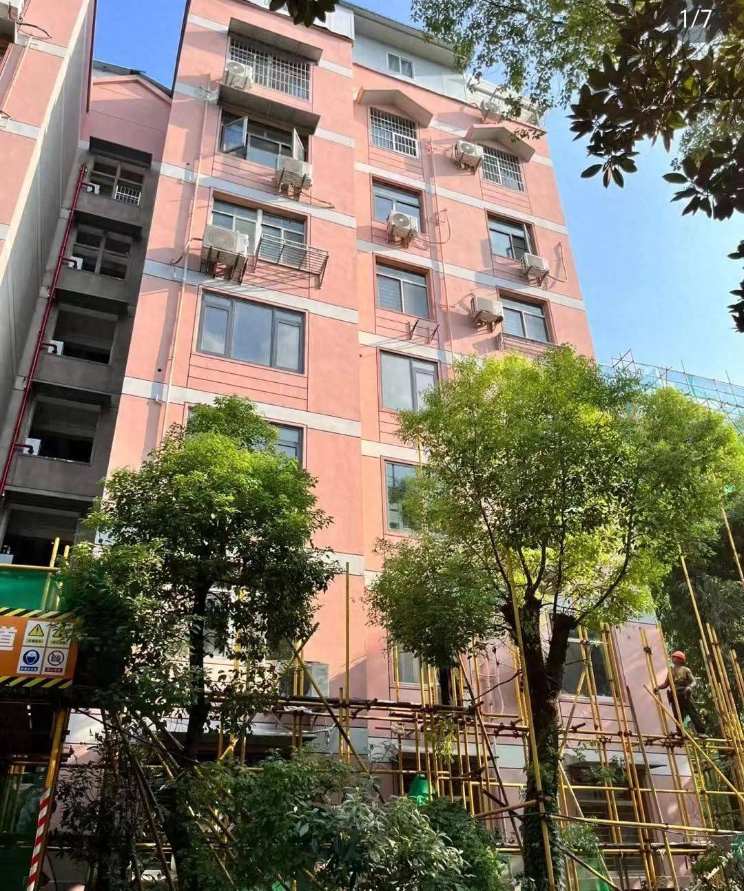 Hãy dành thời gian quan sát tường ngoài của khu chung cư bạn định mua, cả chục năm sau bạn cũng sẽ không hối tiếc!- Ảnh 1. Hãy dành thời gian quan sát tường ngoài của khu chung cư bạn định mua, cả chục năm sau bạn cũng sẽ không hối tiếc!- Ảnh 1.