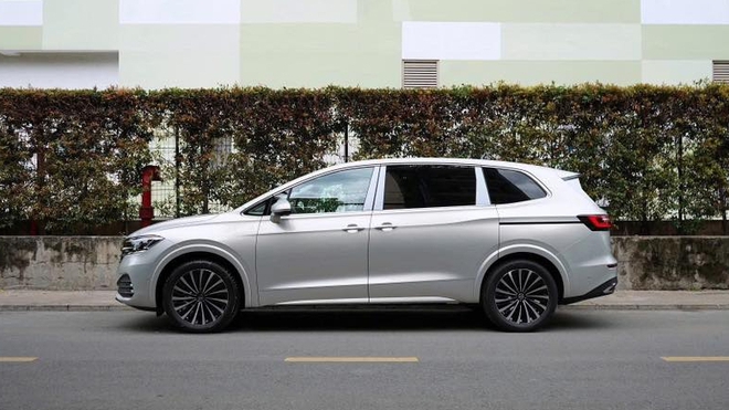 VW Viloran, Teramont X tăng giá mạnh tại Việt Nam, người mua vẫn tiết kiệm được trăm triệu nếu chọn đánh đổi một điều- Ảnh 5. VW Viloran, Teramont X tăng giá mạnh tại Việt Nam, người mua vẫn tiết kiệm được trăm triệu nếu chọn đánh đổi một điều- Ảnh 5.