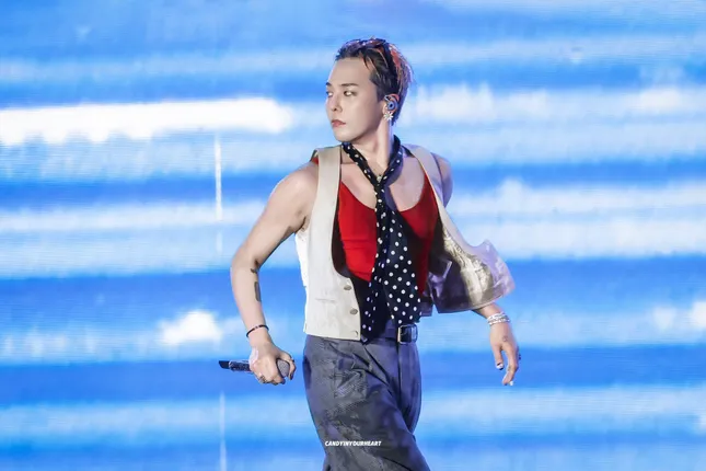 Tranh cãi thái độ của G-Dragon tại sân Mỹ Đình- Ảnh 1. Tranh cãi thái độ của G-Dragon tại sân Mỹ Đình- Ảnh 1.