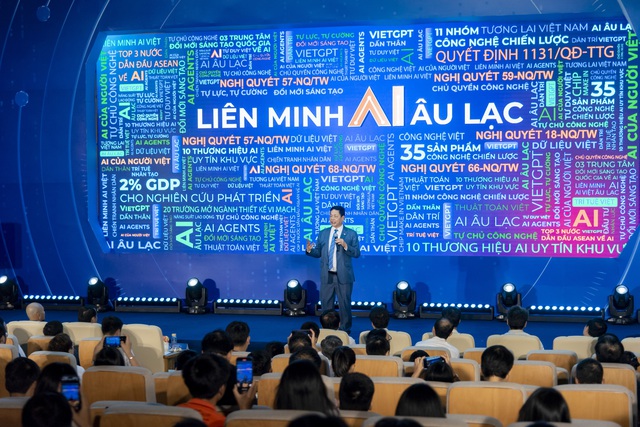 Chủ tịch FPT Trương Gia Bình: “Khi nhân dân theo cách mạng, ắt có vũ khí - với chúng ta hôm nay, đó là AI”- Ảnh 2. Chủ tịch FPT Trương Gia Bình: “Khi nhân dân theo cách mạng, ắt có vũ khí - với chúng ta hôm nay, đó là AI”- Ảnh 2.