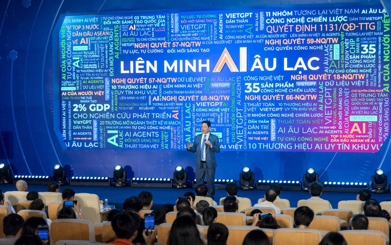 Chủ tịch FPT Trương Gia Bình: “Khi nhân dân theo cách mạng, ắt có vũ khí - với chúng ta hôm nay, đó là AI”- Ảnh 1. Chủ tịch FPT Trương Gia Bình: “Khi nhân dân theo cách mạng, ắt có vũ khí - với chúng ta hôm nay, đó là AI”- Ảnh 1.
