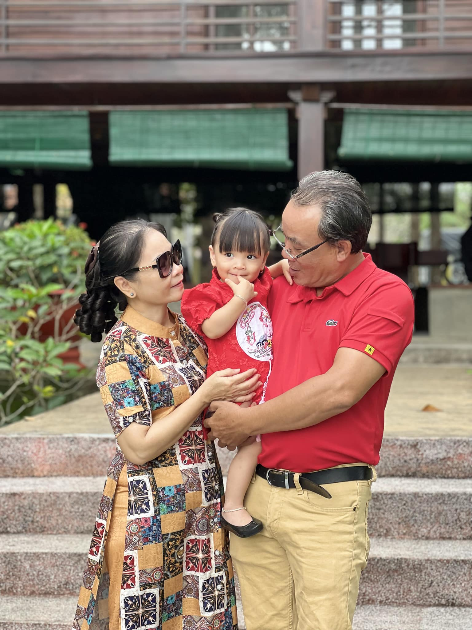 Nam nghệ sĩ lấy vợ gia thế, ở hơn 1 năm nửa đêm ôm quần áo bỏ trốn, U60 mới mua được nhà trả góp- Ảnh 4.