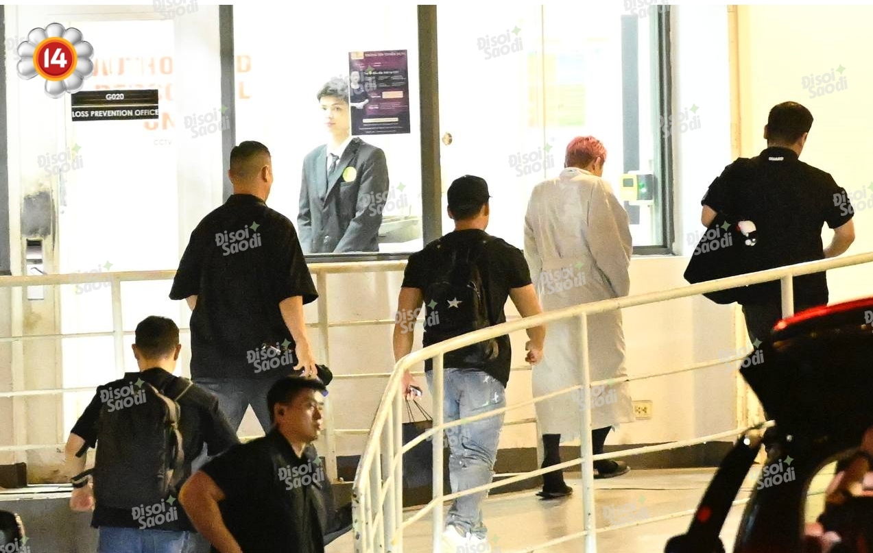 G-Dragon co ro trở về khách sạn sau màn tắm mưa lịch sử cùng fan Việt lúc nửa đêm!- Ảnh 4.