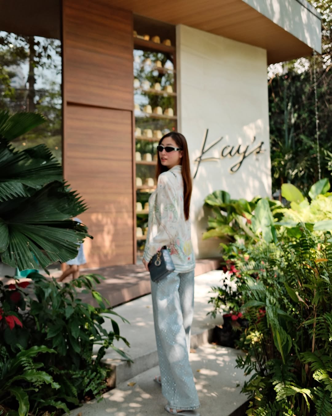 Nàng Hậu có đôi chân dài 1m22 mê đắm 1 item: Diện thế nào cũng xinh, nịnh dáng thôi nhé!- Ảnh 7. Nàng Hậu có đôi chân dài 1m22 mê đắm 1 item: Diện thế nào cũng xinh, nịnh dáng thôi nhé!- Ảnh 7.