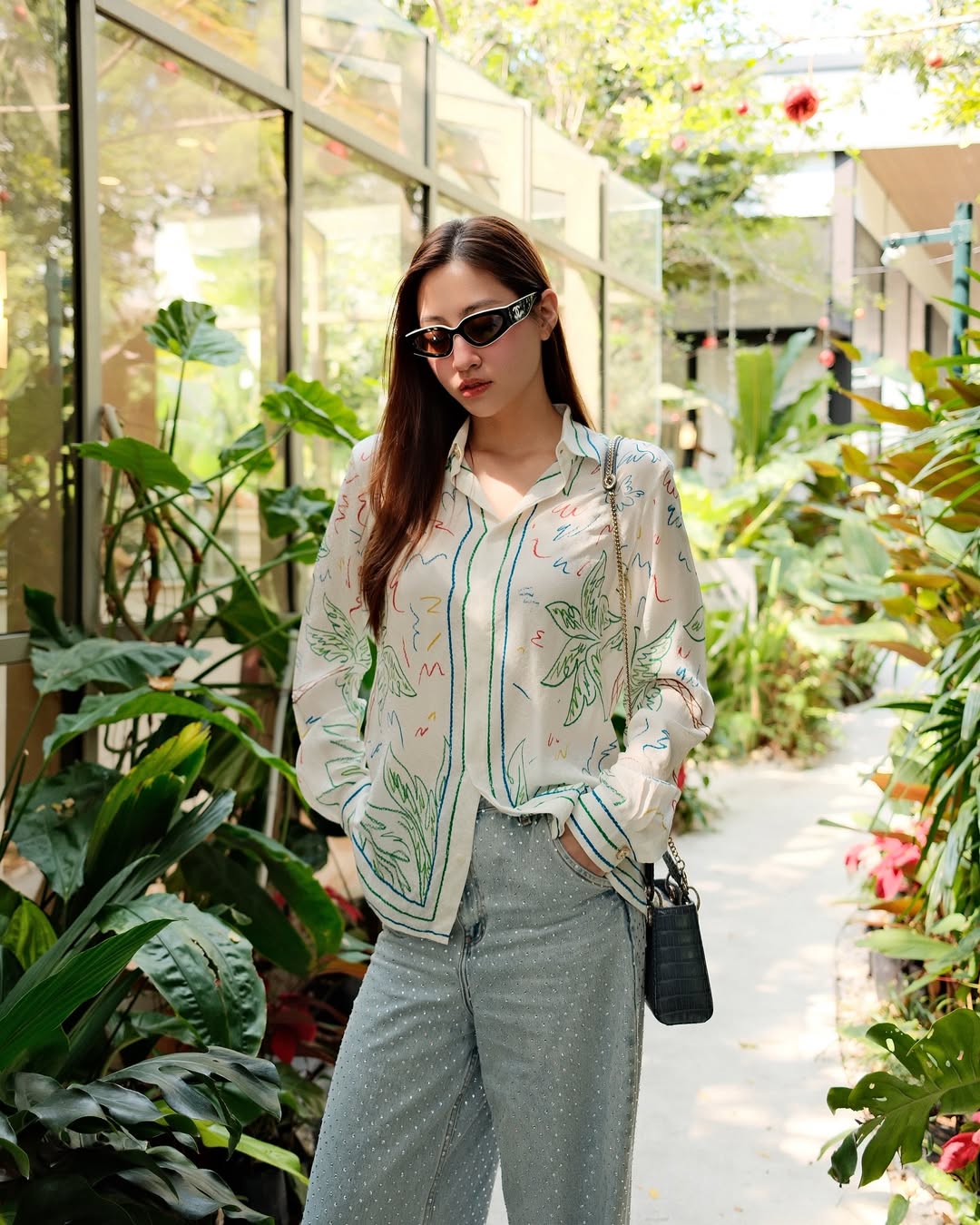 Nàng Hậu có đôi chân dài 1m22 mê đắm 1 item: Diện thế nào cũng xinh, nịnh dáng thôi nhé!- Ảnh 5. Nàng Hậu có đôi chân dài 1m22 mê đắm 1 item: Diện thế nào cũng xinh, nịnh dáng thôi nhé!- Ảnh 5.