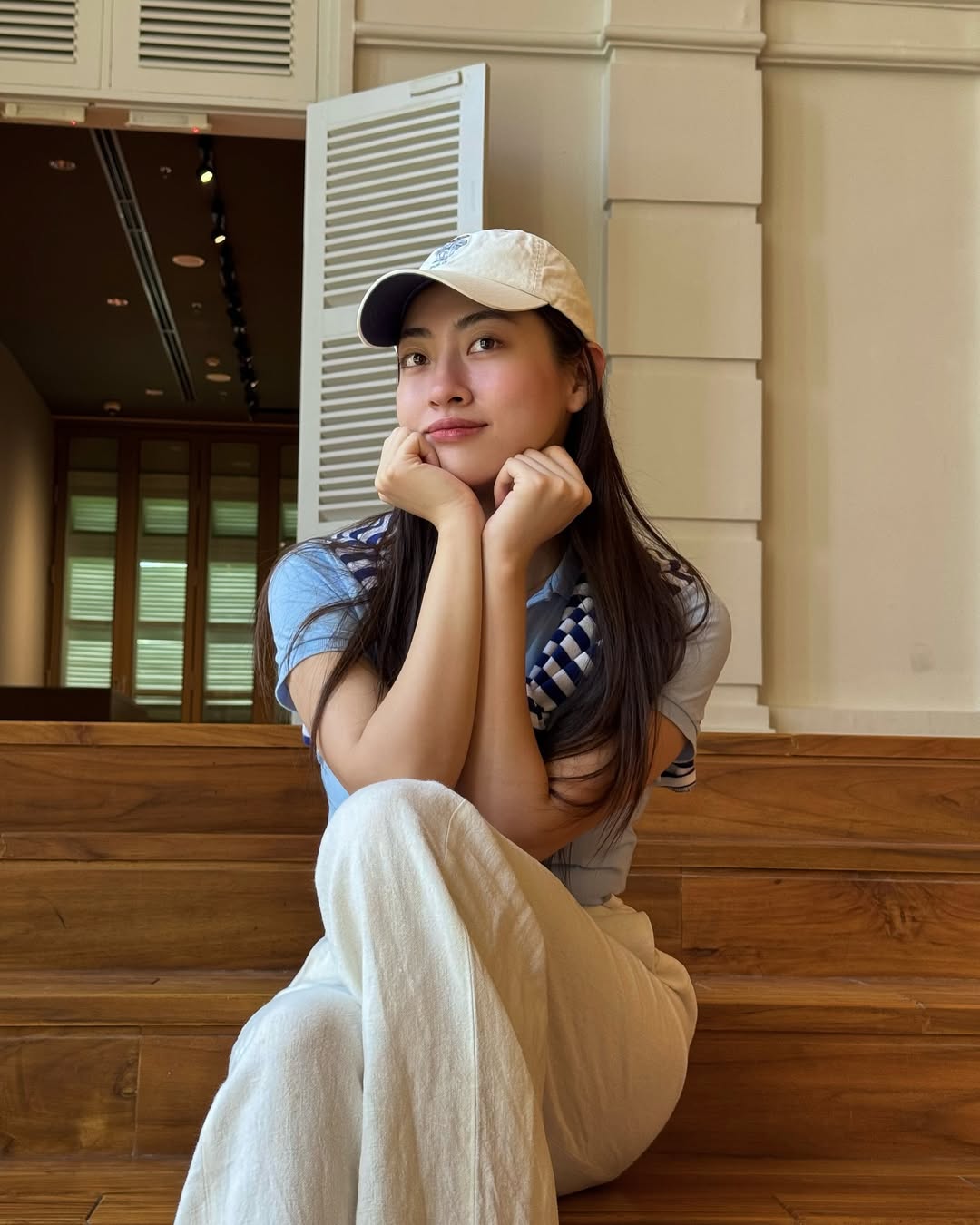Nàng Hậu có đôi chân dài 1m22 mê đắm 1 item: Diện thế nào cũng xinh, nịnh dáng thôi nhé!- Ảnh 19. Nàng Hậu có đôi chân dài 1m22 mê đắm 1 item: Diện thế nào cũng xinh, nịnh dáng thôi nhé!- Ảnh 19.