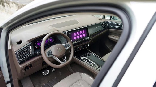 VW Viloran, Teramont X tăng giá mạnh tại Việt Nam, người mua vẫn tiết kiệm được trăm triệu nếu chọn đánh đổi một điều- Ảnh 8. VW Viloran, Teramont X tăng giá mạnh tại Việt Nam, người mua vẫn tiết kiệm được trăm triệu nếu chọn đánh đổi một điều- Ảnh 8.