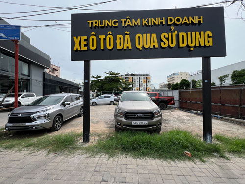 Thị trường ô tô cũ ảm đạm- Ảnh 1. Thị trường ô tô cũ ảm đạm- Ảnh 1.