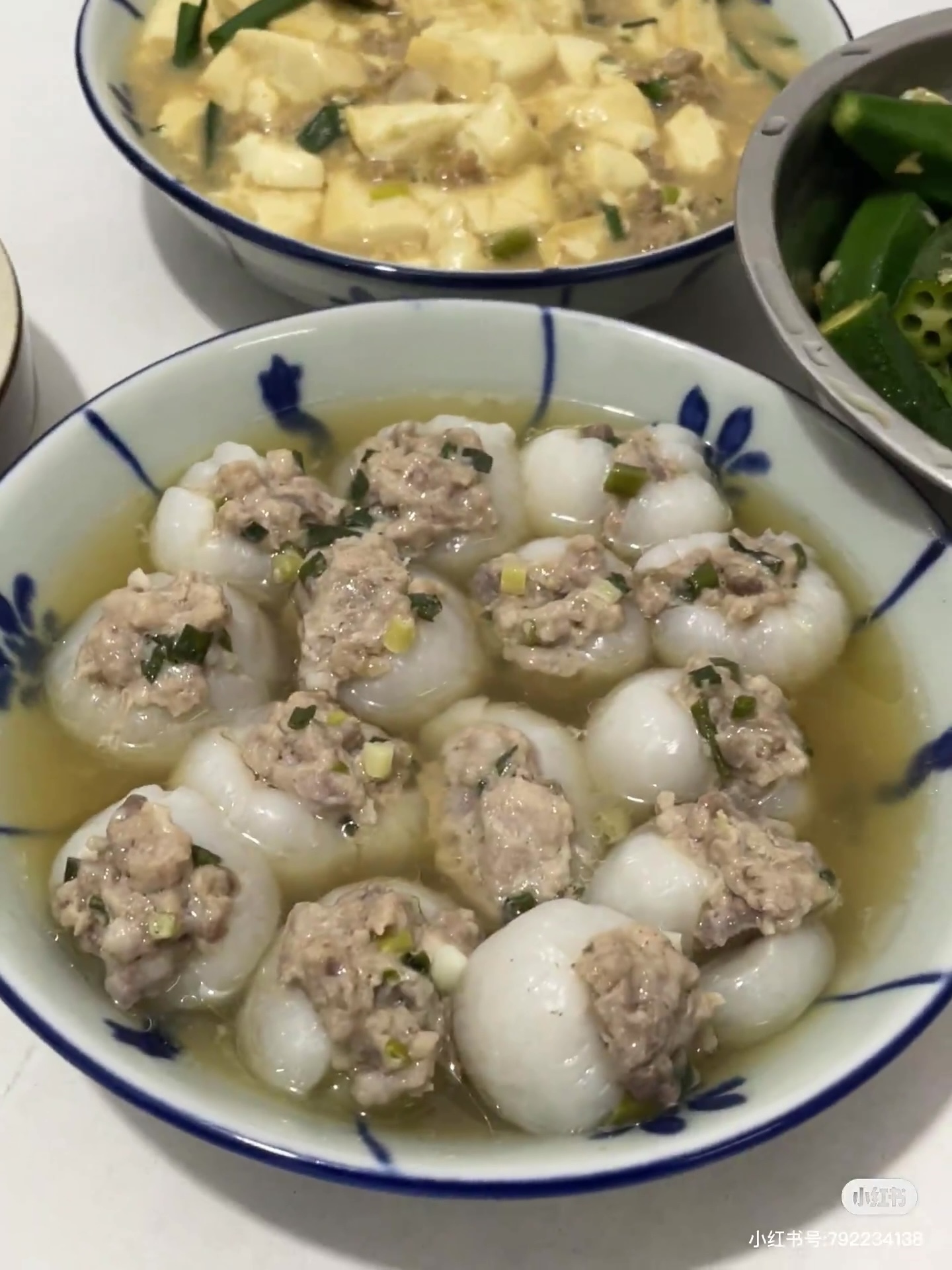 Loạt món ăn từ vải gây hoang mang: Người chấm xì dầu, người trộn với... ớt tỏi- Ảnh 6. Loạt món ăn từ vải gây hoang mang: Người chấm xì dầu, người trộn với... ớt tỏi- Ảnh 6.