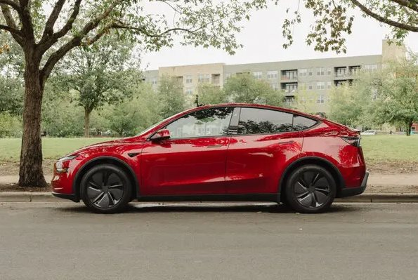 Robotaxi của Elon Musk chính thức "lăn bánh" với giá 110.000 đồng/chuyến: Bước đi nhỏ, tham vọng lớn của Tesla- Ảnh 2. Robotaxi của Elon Musk chính thức "lăn bánh" với giá 110.000 đồng/chuyến: Bước đi nhỏ, tham vọng lớn của Tesla- Ảnh 2.