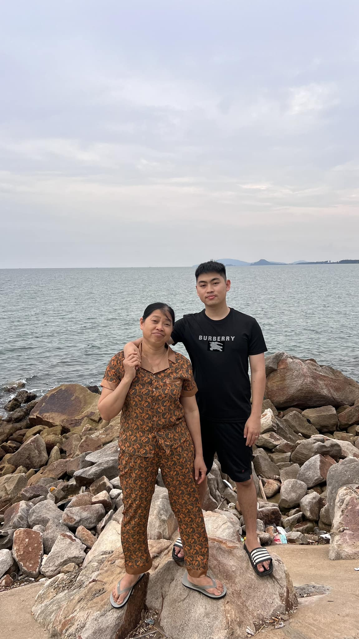 "Bóc" khối tài sản và độ giàu có của giám đốc sinh năm 1999 - con trai Bà Tuyết Diamond- Ảnh 1. "Bóc" khối tài sản và độ giàu có của giám đốc sinh năm 1999 - con trai Bà Tuyết Diamond- Ảnh 1.