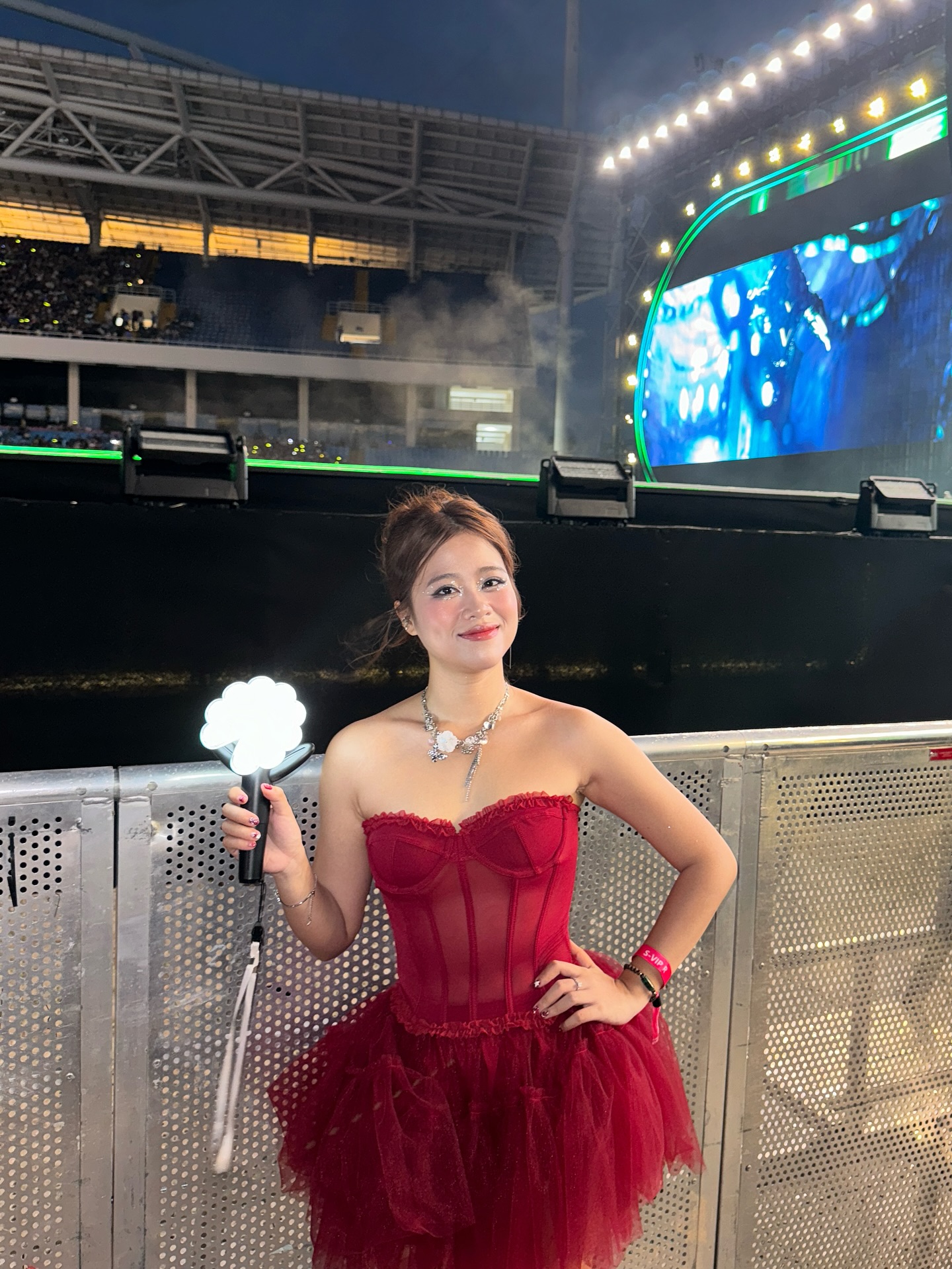 Danh tính cô gái Việt được DPR Ian chạy xuống hôn tay, hỏi: "Em yêu khoẻ không"?- Ảnh 5.