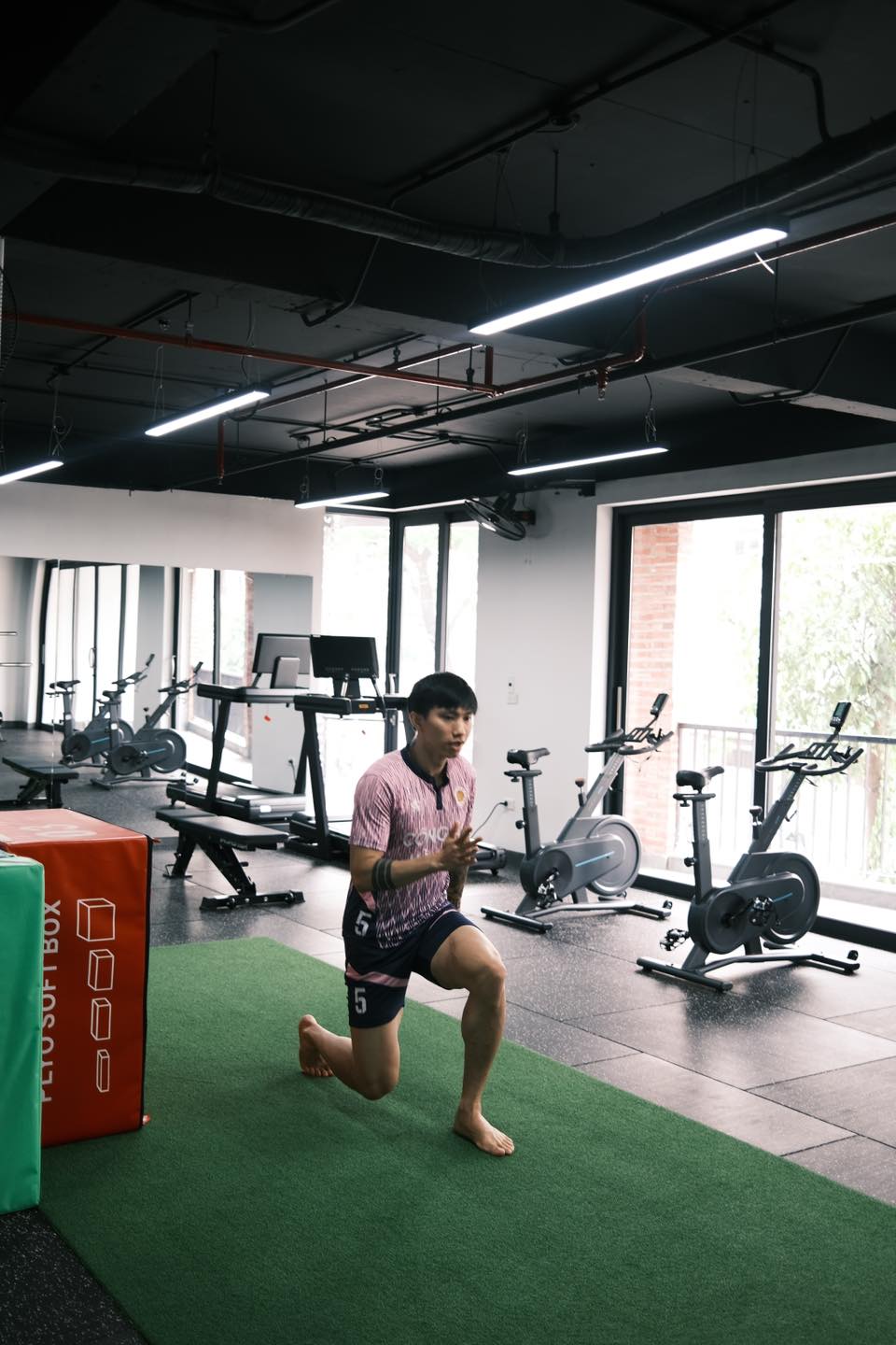 Thương Đoàn Văn Hậu quá, rất may đã có Doãn Hải My đây rồi!- Ảnh 2. Thương Đoàn Văn Hậu quá, rất may đã có Doãn Hải My đây rồi!- Ảnh 2.