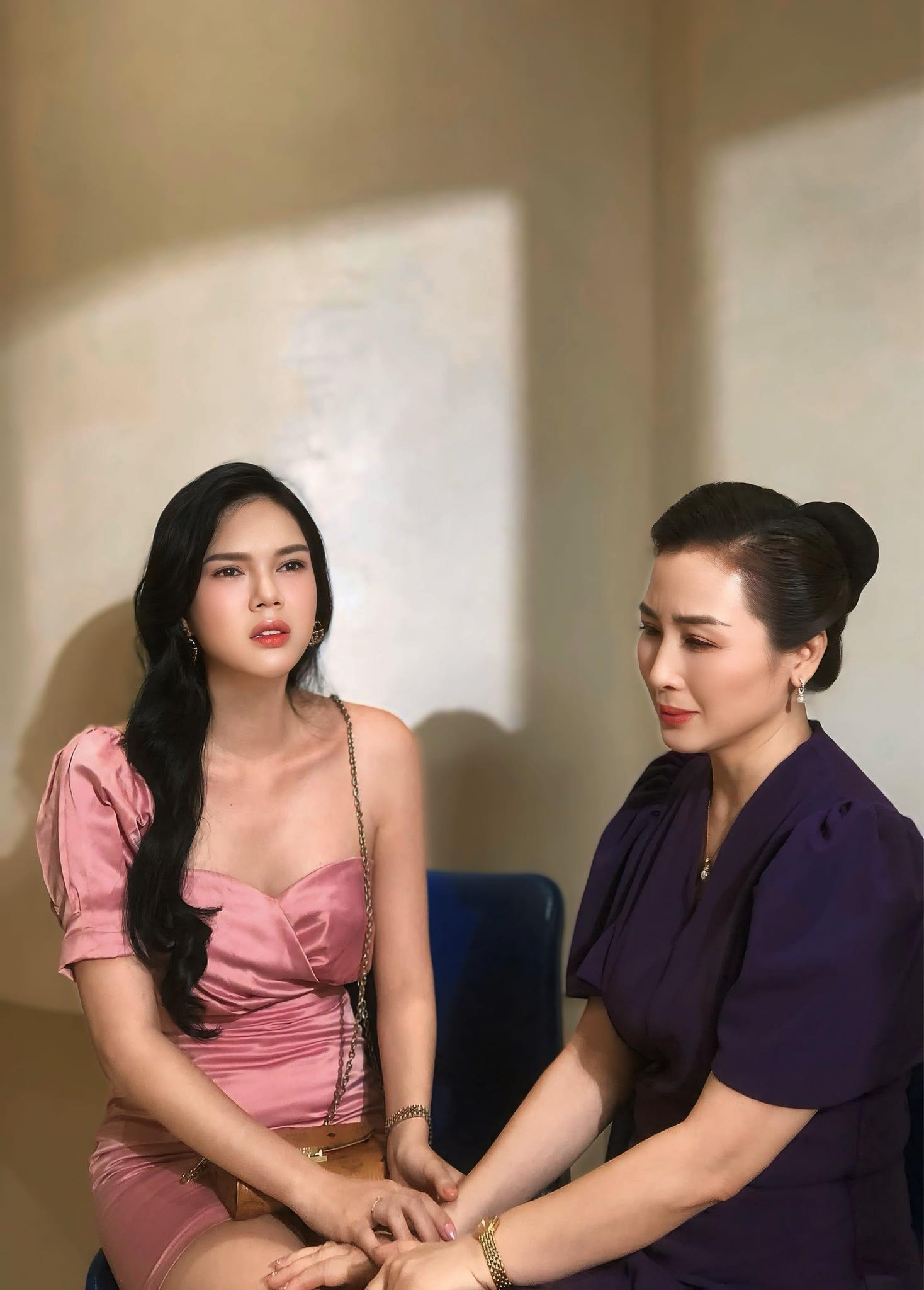 Ngọc Trinh khóc vì nhớ người yêu cũ- Ảnh 10. Ngọc Trinh khóc vì nhớ người yêu cũ- Ảnh 10.