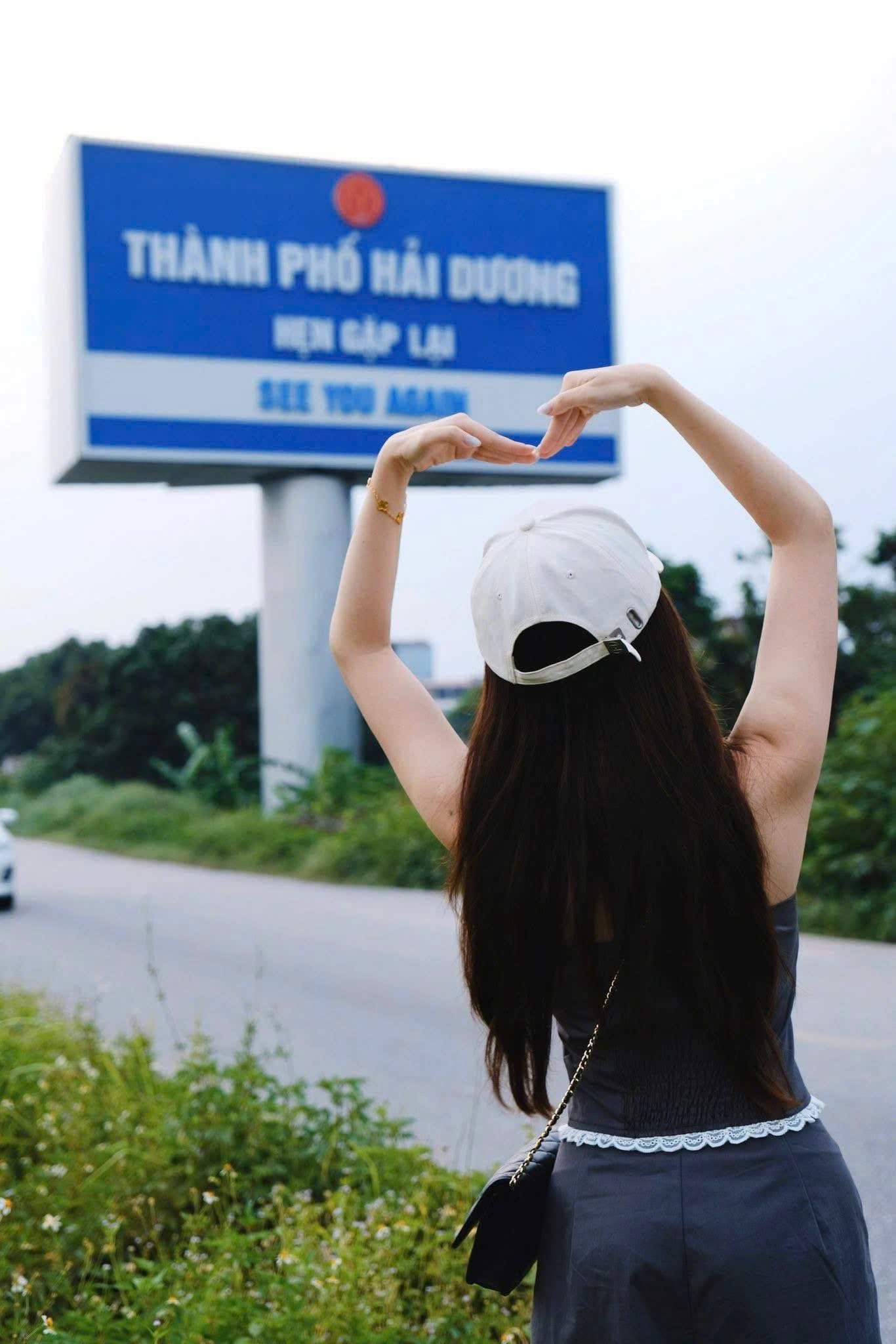 Hội "34 Hải Dương" rần rần check-in dưới tấm bảng sắp biến mất: Trend Tỉnh Xưa Tên Cũ sắp lên ngôi, chụp ngay còn kịp!- Ảnh 4. Hội "34 Hải Dương" rần rần check-in dưới tấm bảng sắp biến mất: Trend Tỉnh Xưa Tên Cũ sắp lên ngôi, chụp ngay còn kịp!- Ảnh 4.