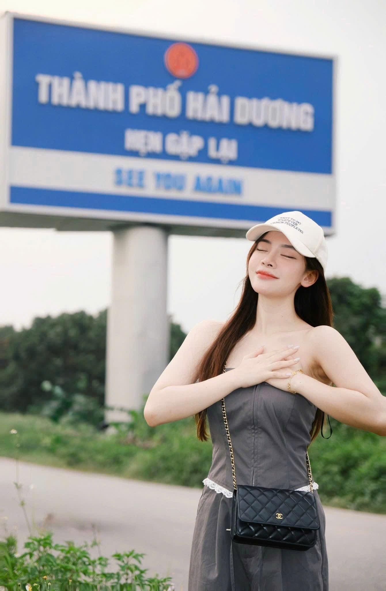 Hội "34 Hải Dương" rần rần check-in dưới tấm bảng sắp biến mất: Trend Tỉnh Xưa Tên Cũ sắp lên ngôi, chụp ngay còn kịp!- Ảnh 1. Hội "34 Hải Dương" rần rần check-in dưới tấm bảng sắp biến mất: Trend Tỉnh Xưa Tên Cũ sắp lên ngôi, chụp ngay còn kịp!- Ảnh 1.
