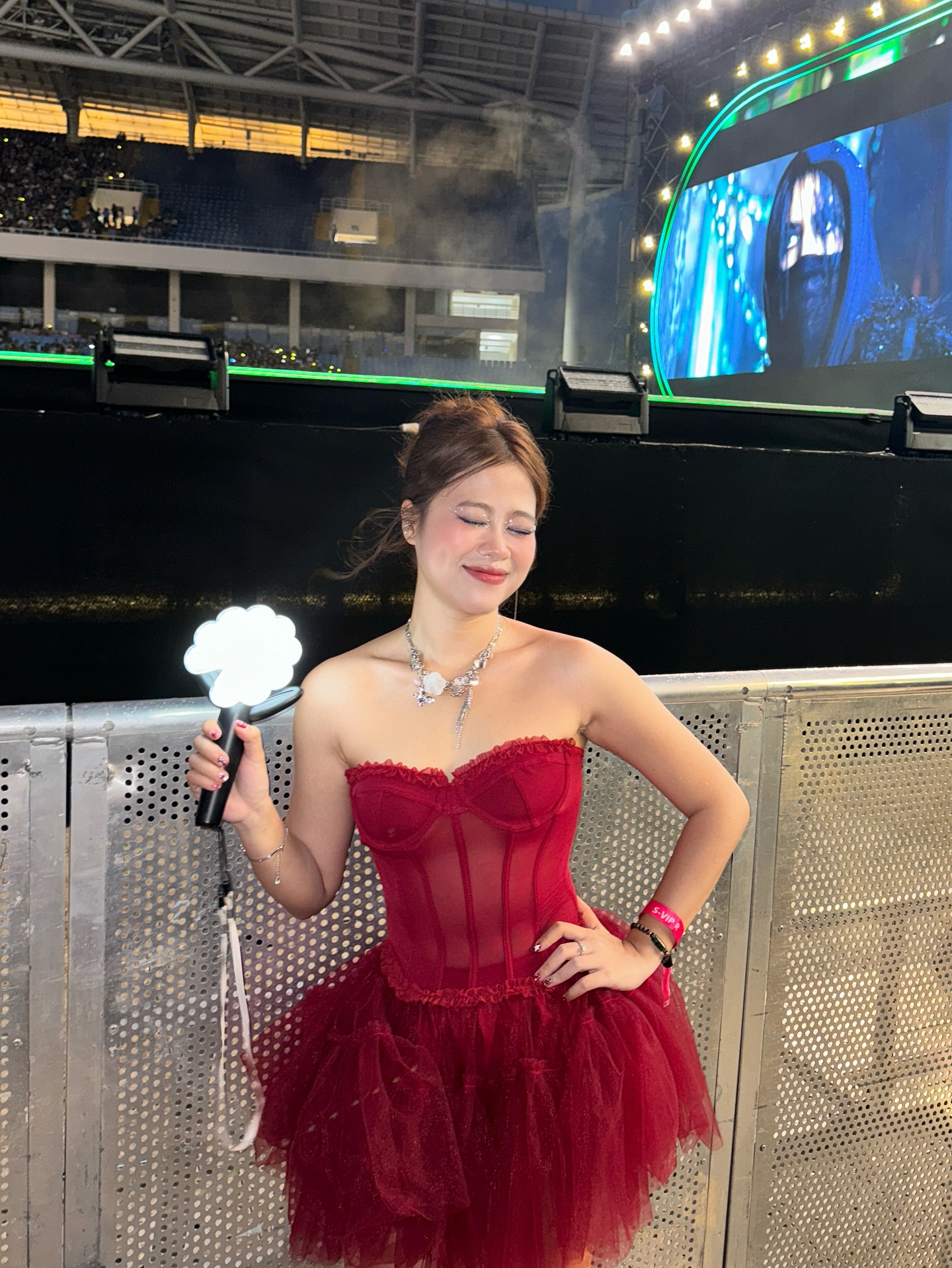 Danh tính cô gái Việt được DPR Ian chạy xuống hôn tay, hỏi: "Em yêu khoẻ không"?- Ảnh 4.