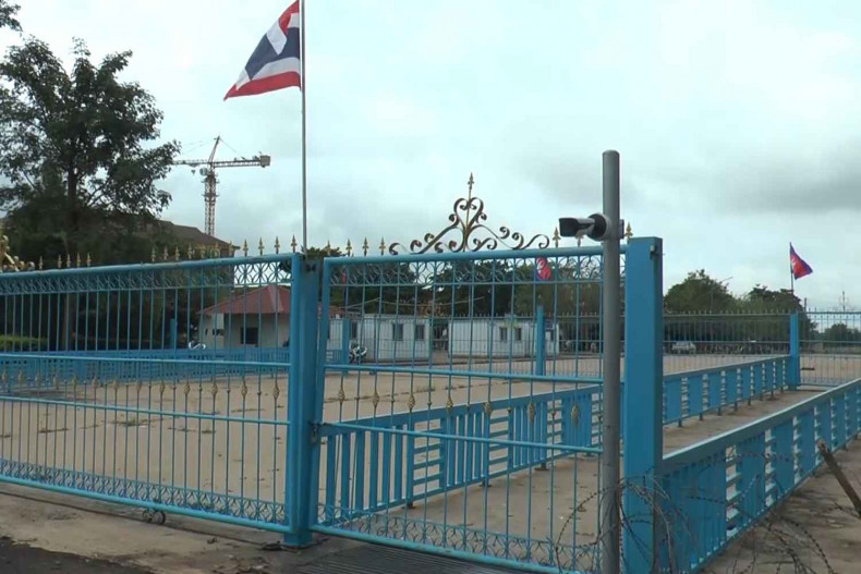 Súng nổ, cảnh sát bị thương, biên giới đóng cửa: Căng thẳng biên giới Thái Lan và Campuchia ngày càng leo thang- Ảnh 2. Súng nổ, cảnh sát bị thương, biên giới đóng cửa: Căng thẳng biên giới Thái Lan và Campuchia ngày càng leo thang- Ảnh 2.