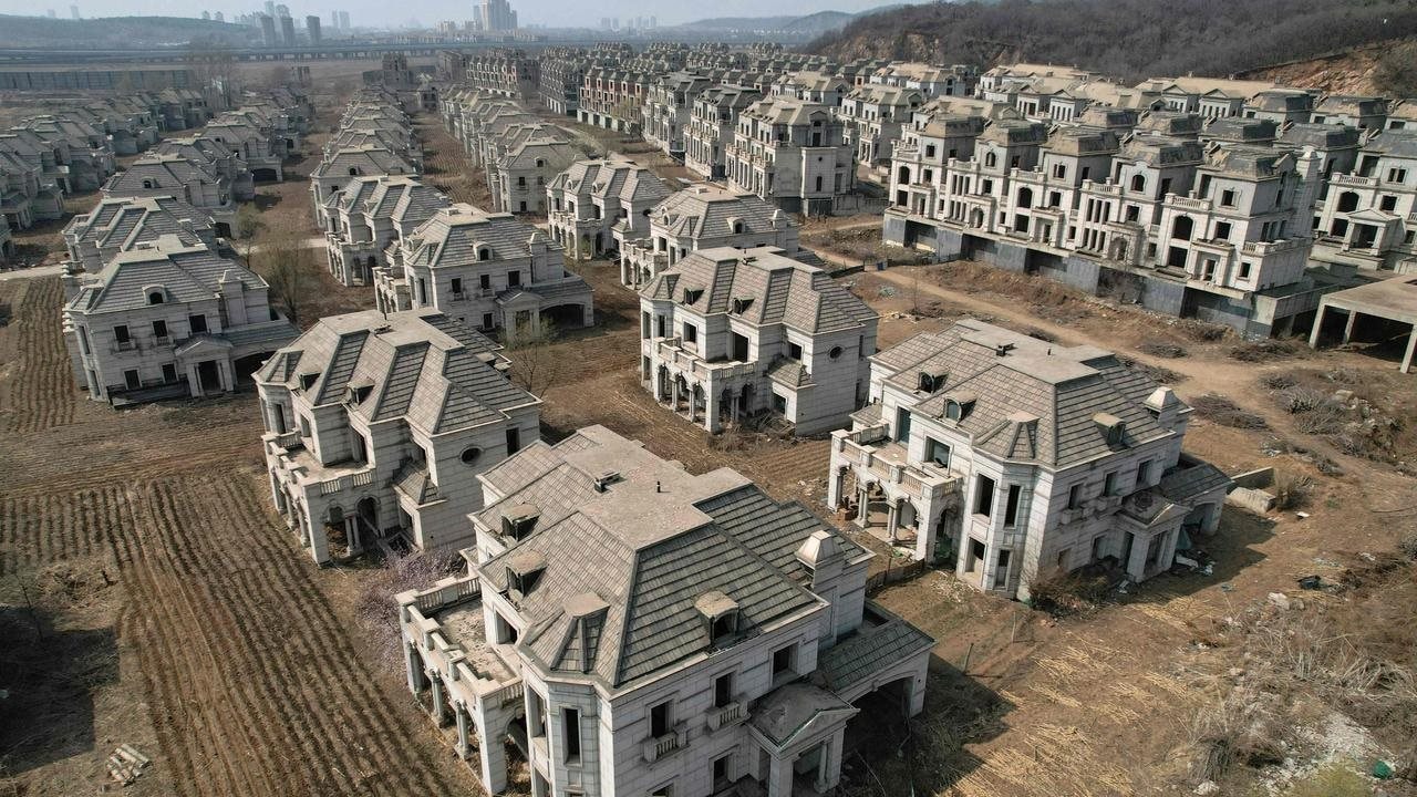 Dân số giảm khiến giá nhà lao dốc xuống thấp nhất 7 tháng, hơn 65 triệu căn hộ bỏ trống tại Trung Quốc đủ sức chứa dân số cả một nước- Ảnh 1. Dân số giảm khiến giá nhà lao dốc xuống thấp nhất 7 tháng, hơn 65 triệu căn hộ bỏ trống tại Trung Quốc đủ sức chứa dân số cả một nước- Ảnh 1.
