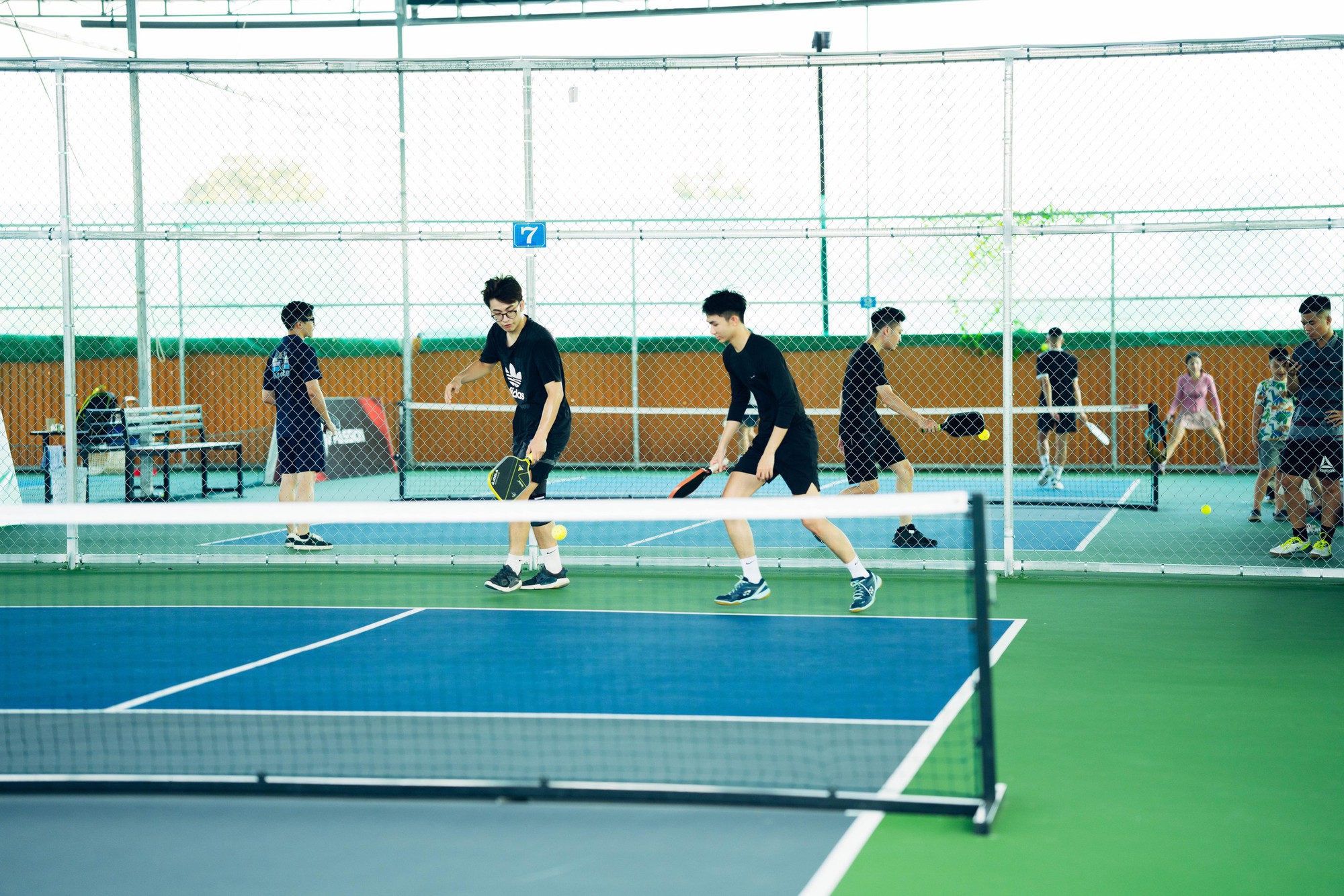 “Khối nghỉ hè” ăn ngủ cùng pickleball: “Cai” điện thoại, máy tính triệt để, chủ sân tăng 30% doanh thu- Ảnh 8.
