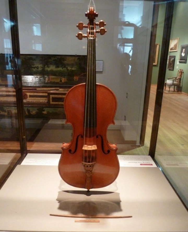 Cây violin 310 năm tuổi trị giá hơn 1.000 tỷ đồng gây chấn động giới nghệ thuật- Ảnh 1. Cây violin 310 năm tuổi trị giá hơn 1.000 tỷ đồng gây chấn động giới nghệ thuật- Ảnh 1.
