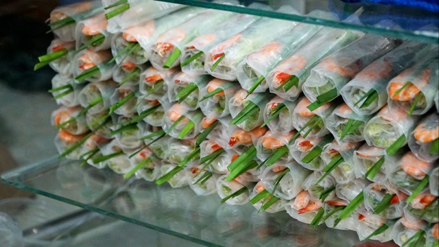 Không phải nem rán và bún chả, món ăn chỉ 10.000 đồng/cái này mới là cái tên lọt top ngon nhất thế giới- Ảnh 2.