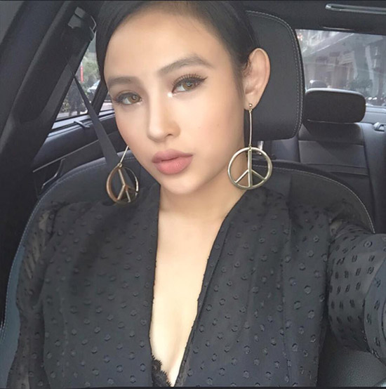 Huyền Baby khoe ảnh "girl phố" 10 năm trước, netizen phong ngay làm Paris Hilton bản Việt- Ảnh 1. Huyền Baby khoe ảnh "girl phố" 10 năm trước, netizen phong ngay làm Paris Hilton bản Việt- Ảnh 1.