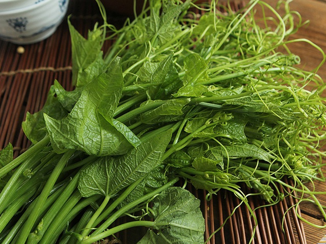 Việt Nam có loại rau giàu sắt hơn thịt bò, Trung Quốc ví là "thuốc bổ” cho gan: Cực nhiều dưỡng chất quý- Ảnh 3. Việt Nam có loại rau giàu sắt hơn thịt bò, Trung Quốc ví là "thuốc bổ” cho gan: Cực nhiều dưỡng chất quý- Ảnh 3.