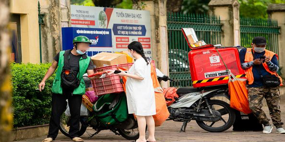 Đơn chỉ có phí 1,8 triệu đồng nhưng phải chuyển khoản 100 triệu cho shipper mà vẫn không được nhận hàng, người phụ nữ Hà Nội báo công an- Ảnh 1. Đơn chỉ có phí 1,8 triệu đồng nhưng phải chuyển khoản 100 triệu cho shipper mà vẫn không được nhận hàng, người phụ nữ Hà Nội báo công an- Ảnh 1.