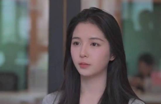 Nữ sinh Thanh Hoa “quá xinh đẹp” đến mức bị bố cấm livestream trên mạng- Ảnh 1. Nữ sinh Thanh Hoa “quá xinh đẹp” đến mức bị bố cấm livestream trên mạng- Ảnh 1.