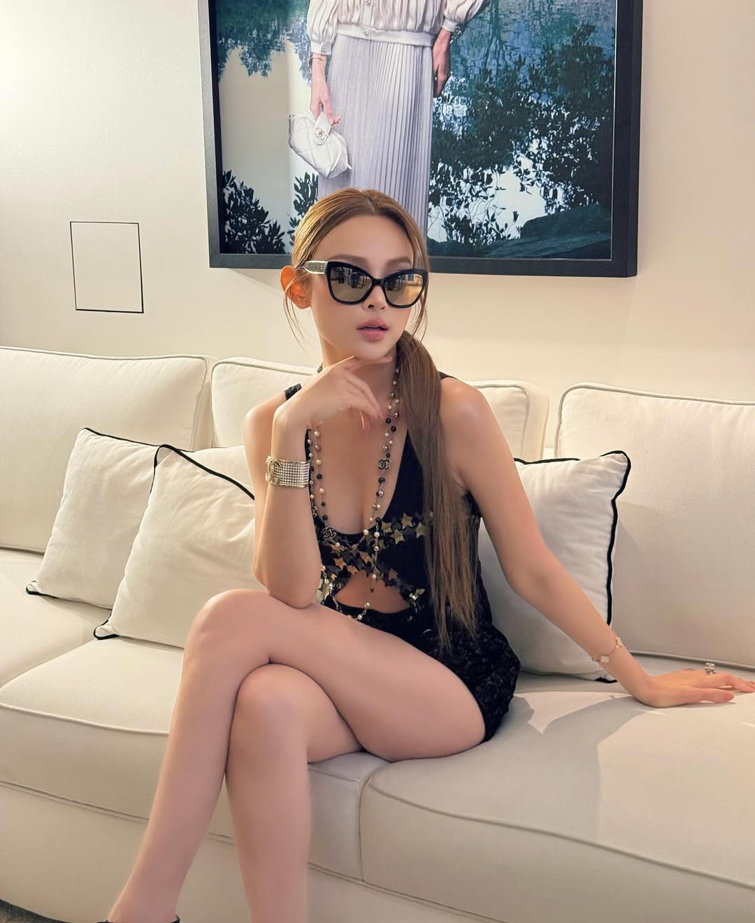 Huyền Baby khoe ảnh "girl phố" 10 năm trước, netizen phong ngay làm Paris Hilton bản Việt- Ảnh 33. Huyền Baby khoe ảnh "girl phố" 10 năm trước, netizen phong ngay làm Paris Hilton bản Việt- Ảnh 33.