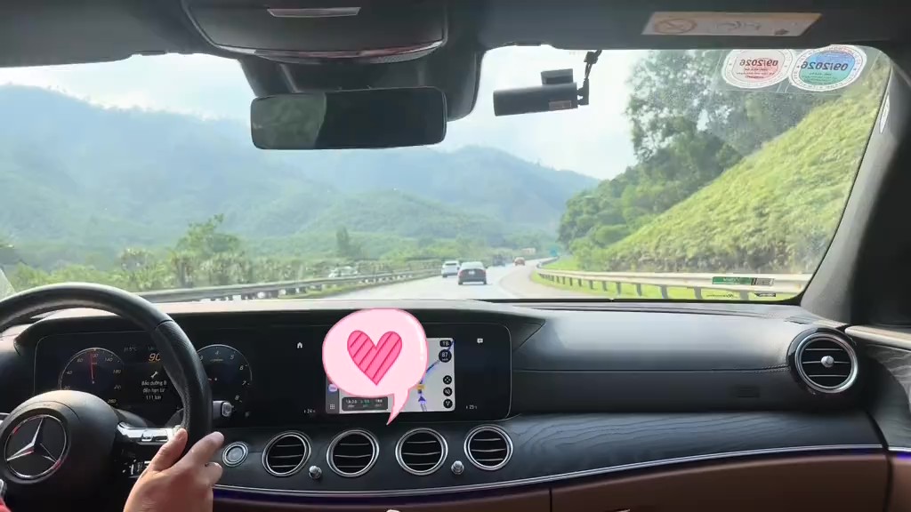 "Bóc" khối tài sản và độ giàu có của giám đốc sinh năm 1999 - con trai Bà Tuyết Diamond- Ảnh 6. "Bóc" khối tài sản và độ giàu có của giám đốc sinh năm 1999 - con trai Bà Tuyết Diamond- Ảnh 6.