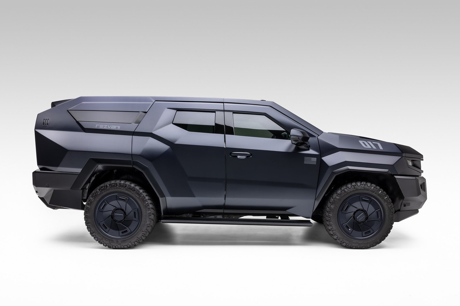 ‘Khủng long’ Rezvani Vengeance xuất hiện tại Hà Nội: Hầm hố như xe quân sự, tùy chọn chống đạn, giá ngang siêu xe- Ảnh 4. ‘Khủng long’ Rezvani Vengeance xuất hiện tại Hà Nội: Hầm hố như xe quân sự, tùy chọn chống đạn, giá ngang siêu xe- Ảnh 4.